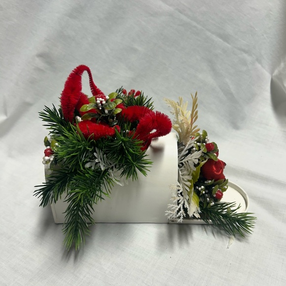 Vintage Christmas Center Piece Tin Mail Box Gifts Greenery Pine Cone Berry - Picture 1 of 9
